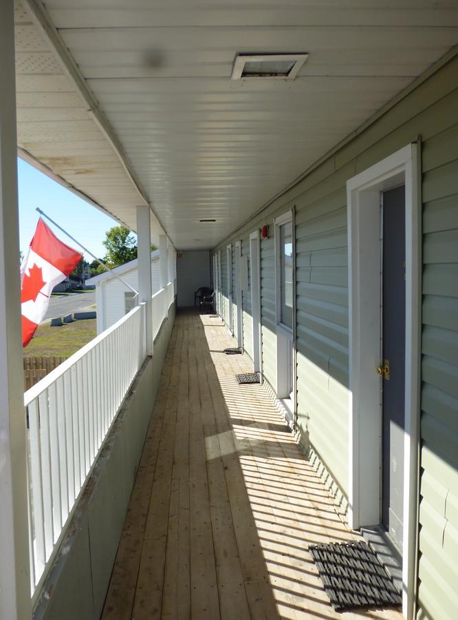 Wheel Inn Motel New Liskeard Buitenkant foto