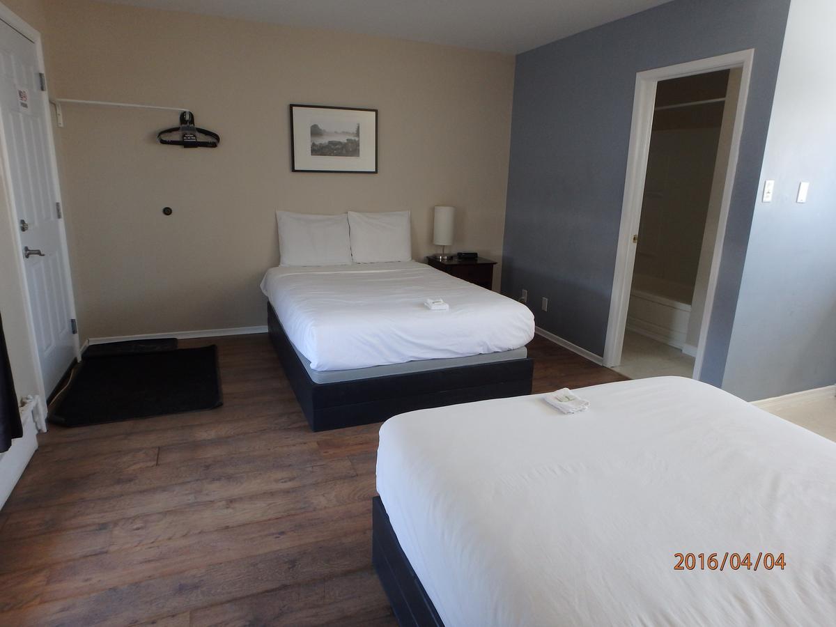 Wheel Inn Motel New Liskeard Buitenkant foto