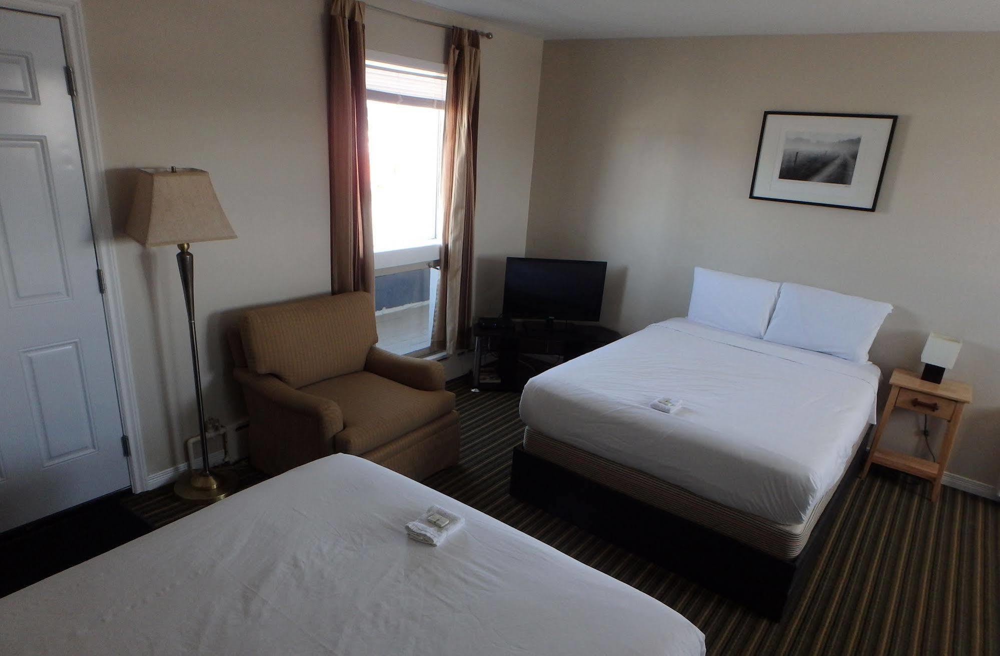 Wheel Inn Motel New Liskeard Buitenkant foto