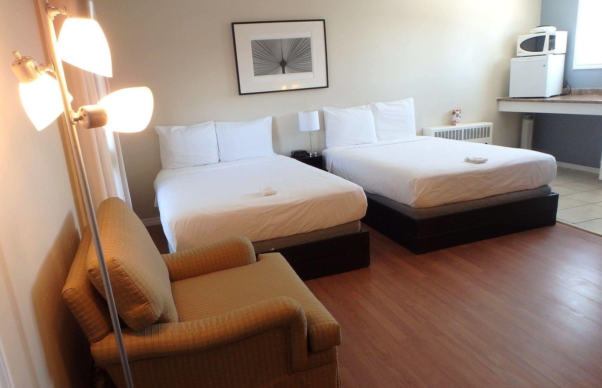 Wheel Inn Motel New Liskeard Buitenkant foto