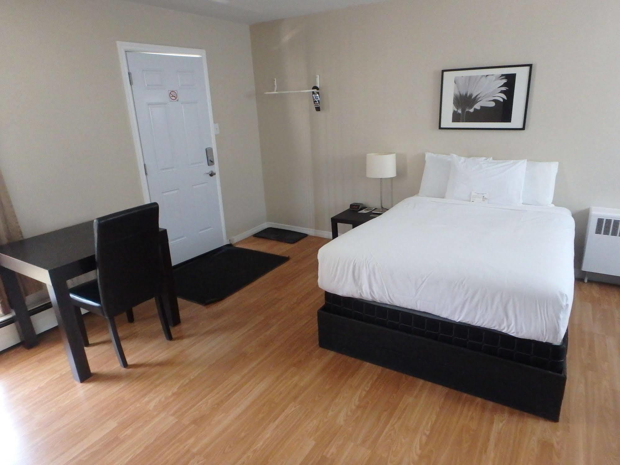 Wheel Inn Motel New Liskeard Buitenkant foto