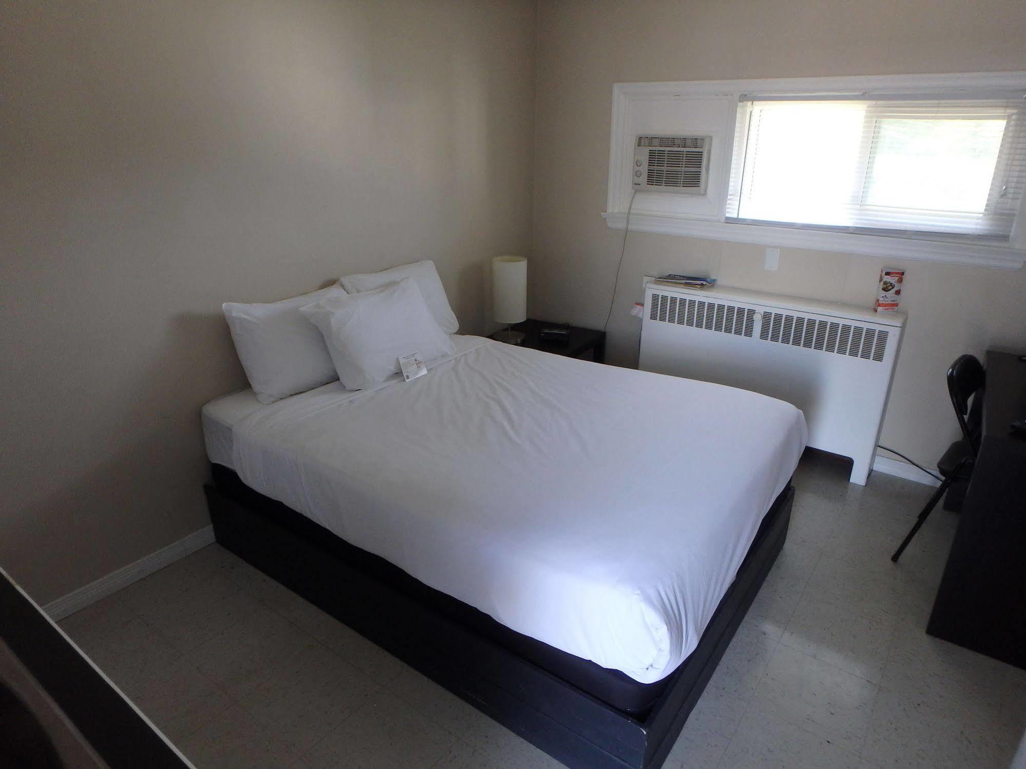 Wheel Inn Motel New Liskeard Buitenkant foto