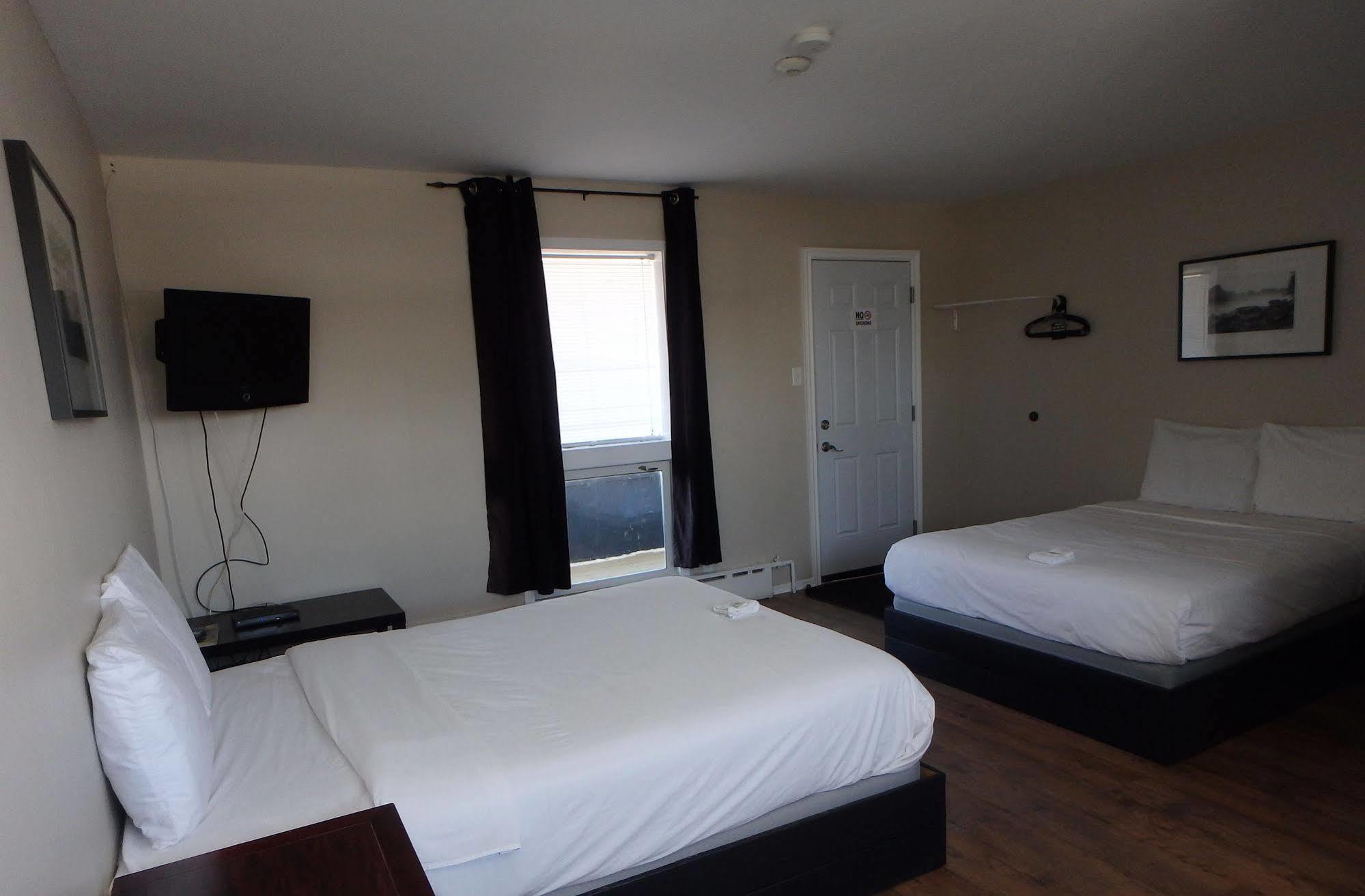 Wheel Inn Motel New Liskeard Buitenkant foto